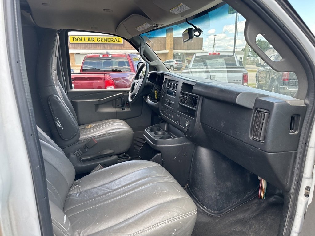 Used 2018 Chevrolet Express 2500 Work Van image 20