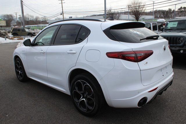 Used 2023 Alfa Romeo Stelvio Veloce image 29