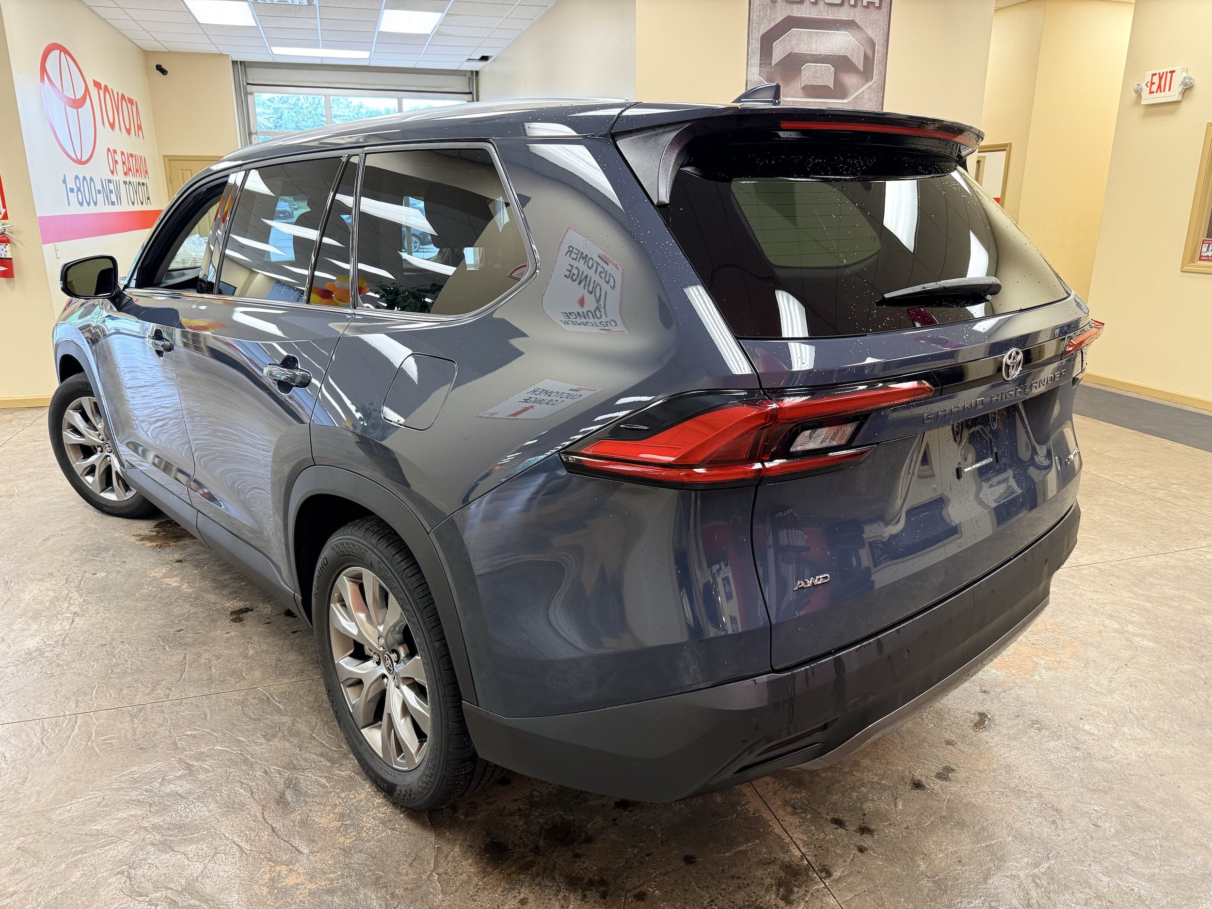Used 2024 Toyota Grand Highlander AWD image 10