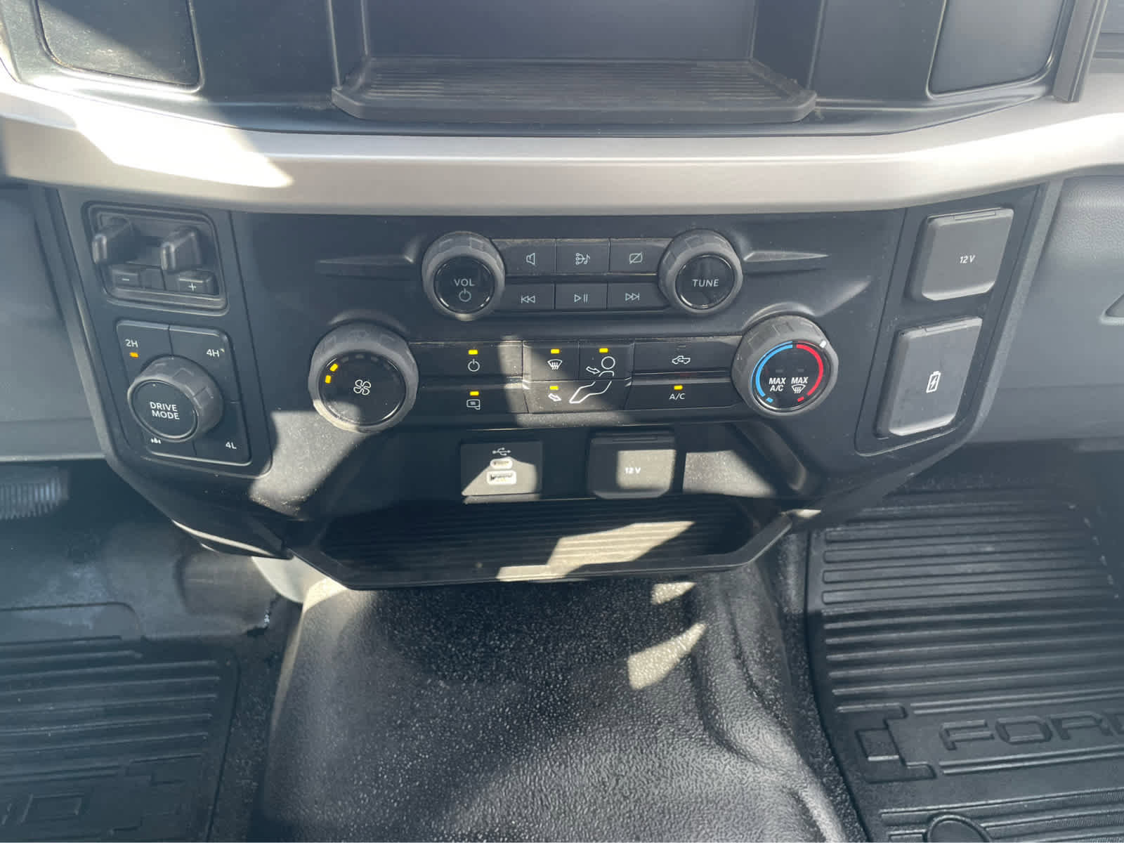 Used 2024 Ford F350 XL w/ Snow Plow Prep Package image 22