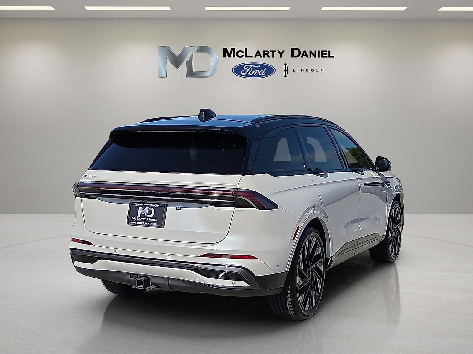 Used 2024 Lincoln Nautilus Reserve w/ Equipment Group 203A AWD/4WD image 5