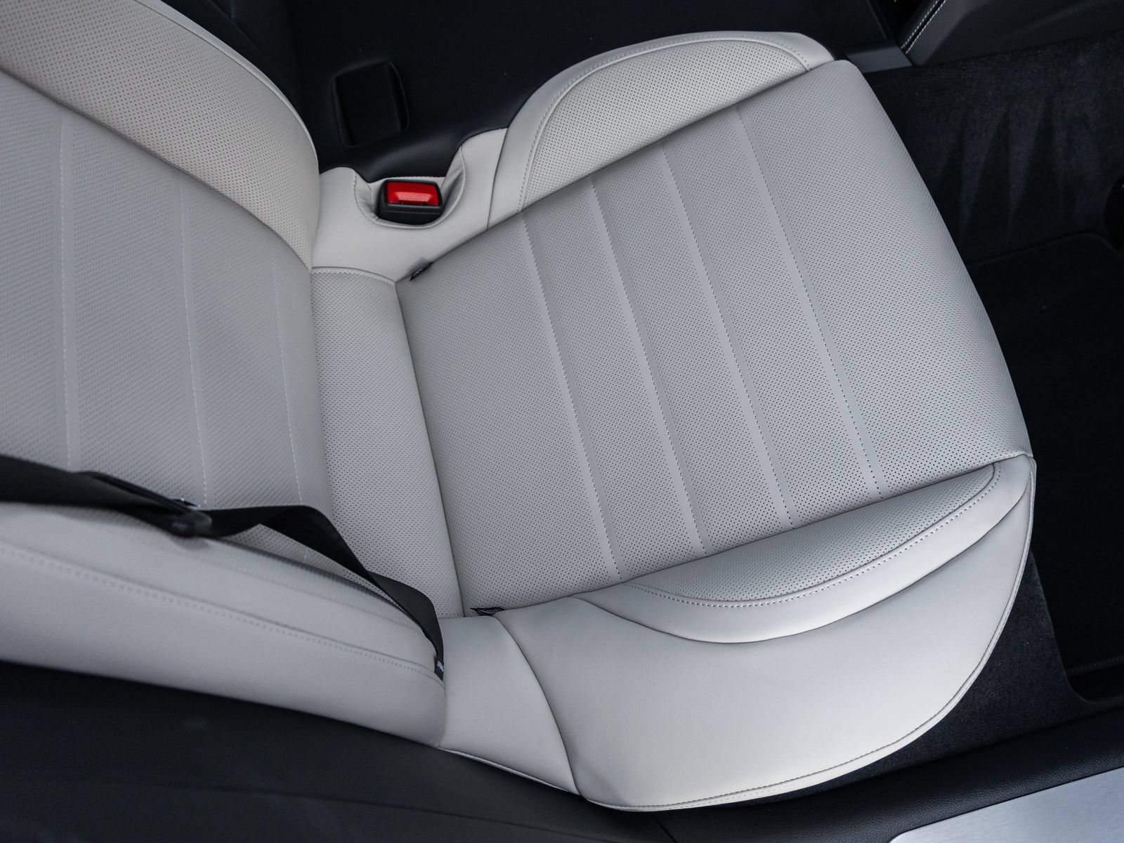 Certified 2026 Porsche Panamera 4 AWD/4WD image 38