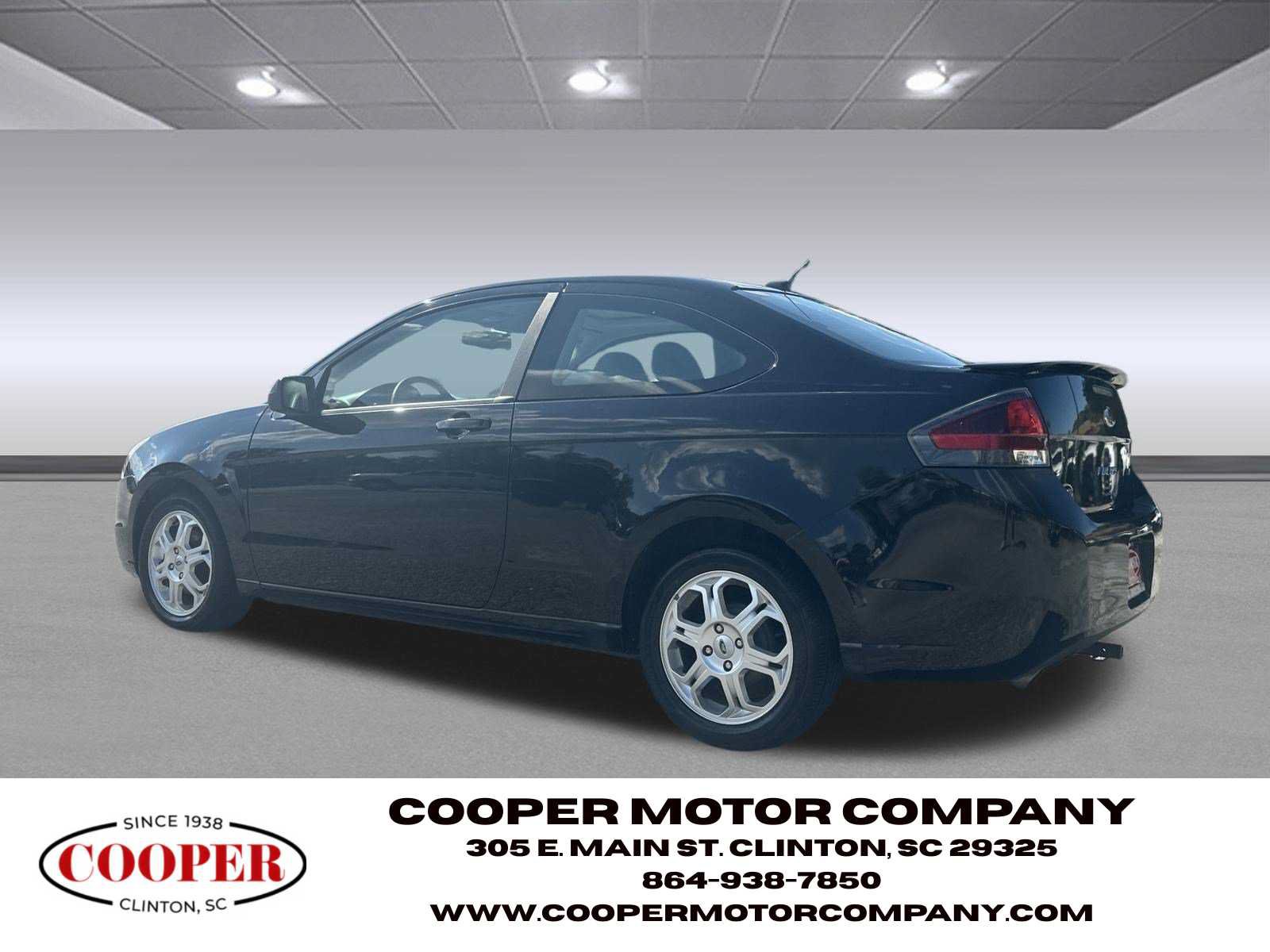 Used 2010 Ford Focus SE FWD image 3