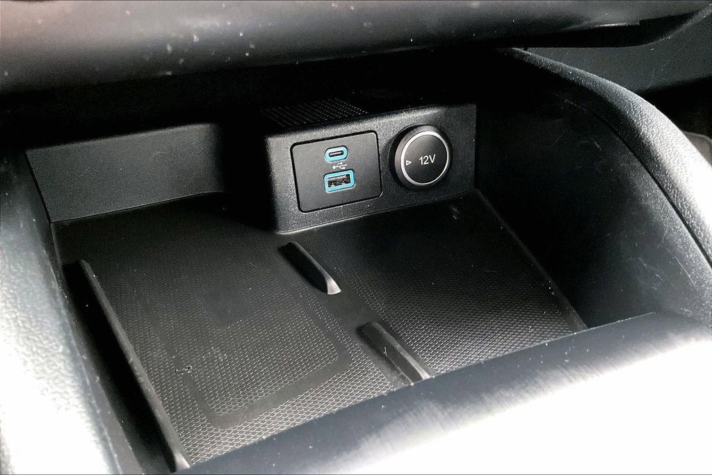 Used 2020 Ford Escape Titanium w/ Titanium Premium Package 2.0 image 32