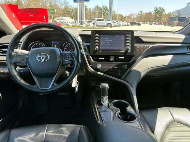 Used 2021 Toyota Camry SE w/ Cold Weather Package FWD image 10