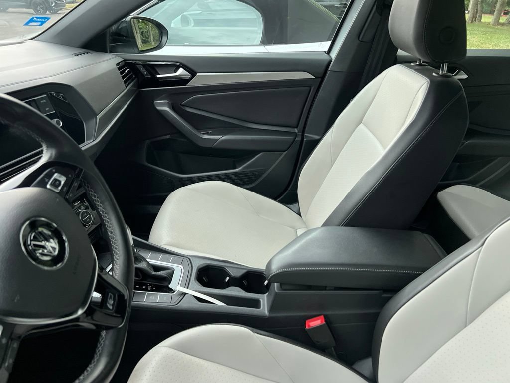Used 2020 Volkswagen Jetta R-Line w/ R-Line Cold Weather Package FWD image 8