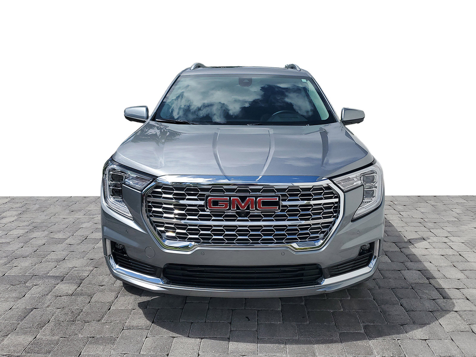 Used 2024 GMC Terrain Denali w/ Denali Premium Package AWD/4WD image 2