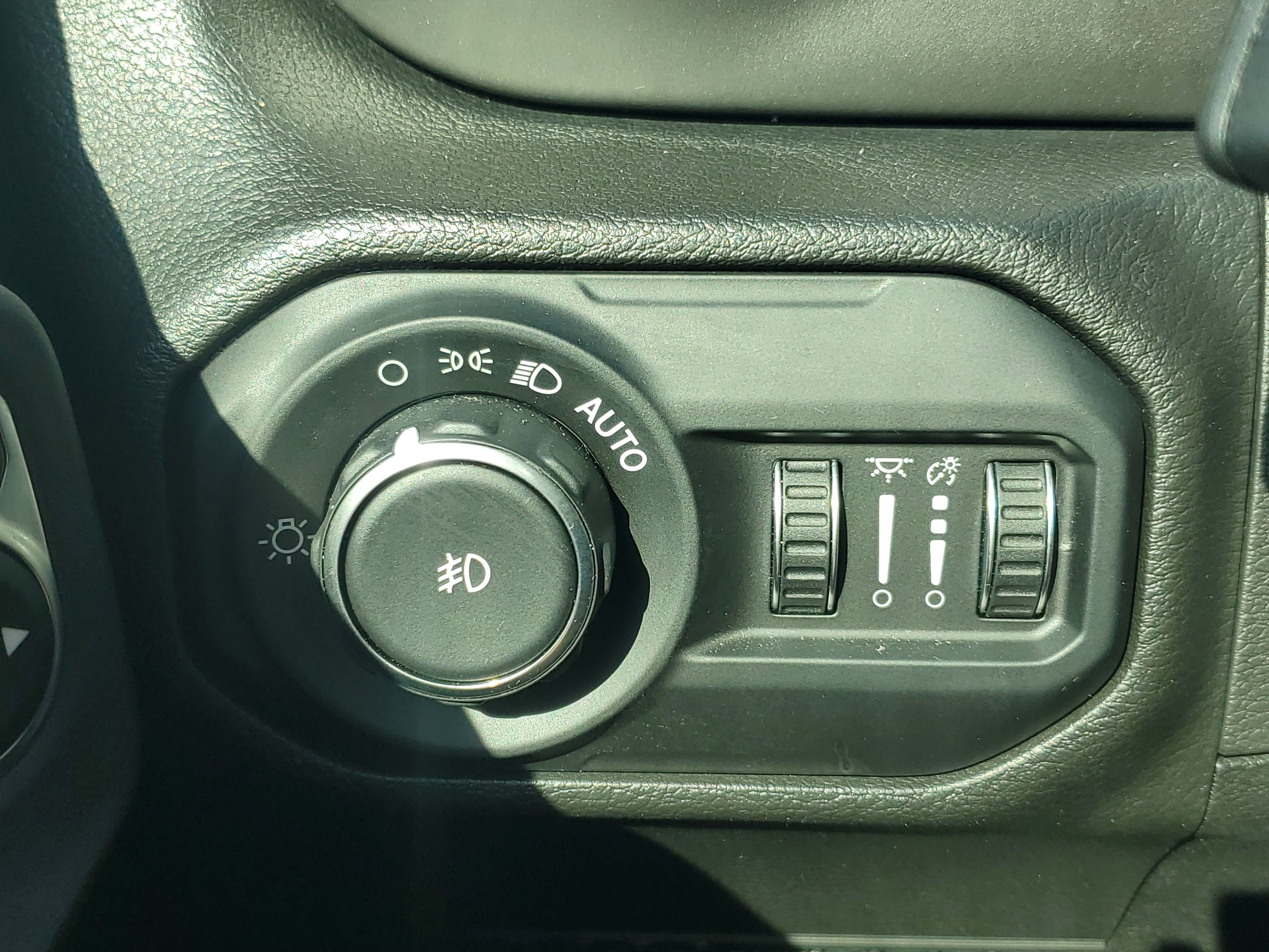 Used 2022 Jeep Wrangler Unlimited Sport image 22