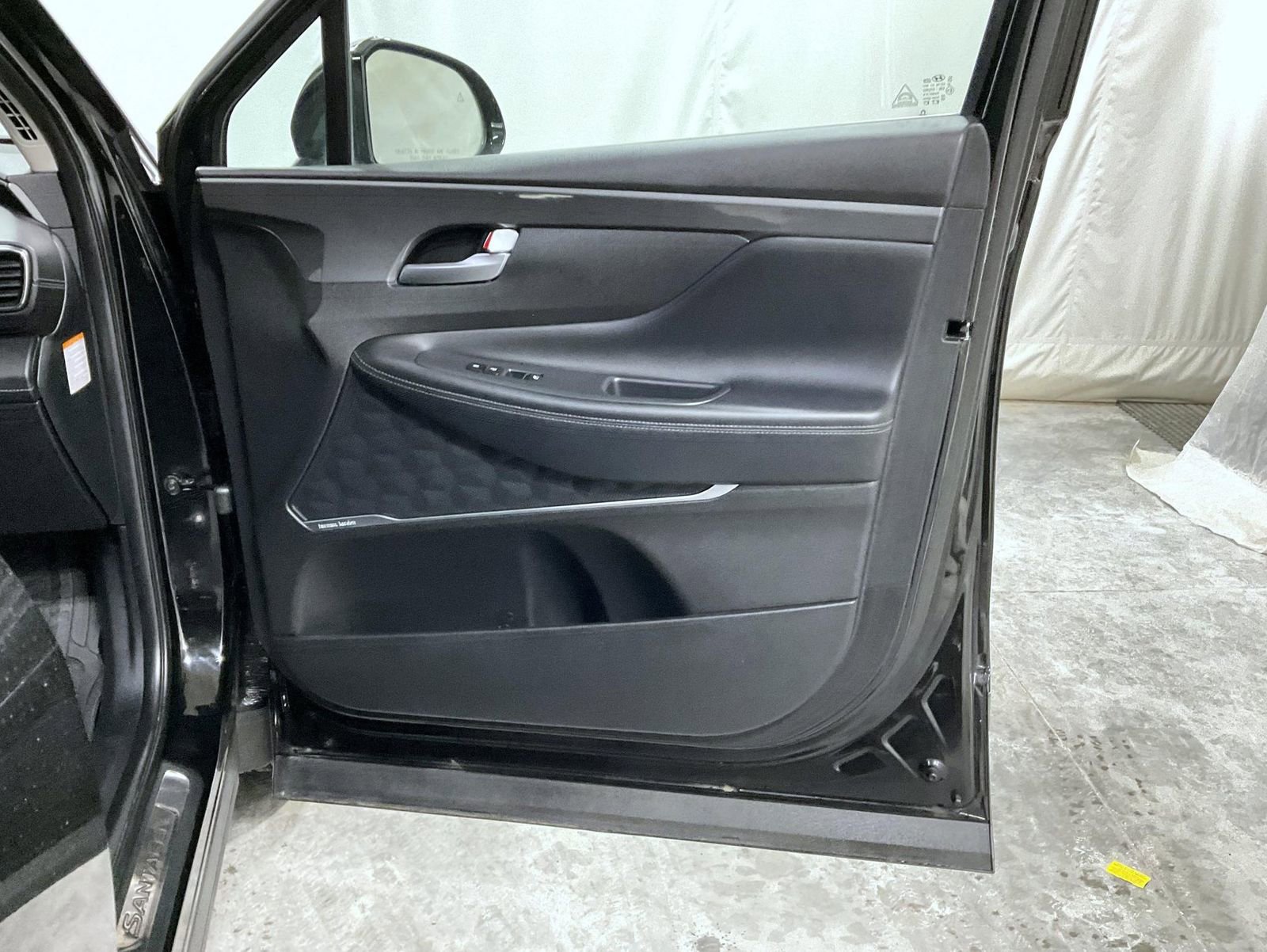 Used 2023 Hyundai Santa Fe SEL Premium image 17