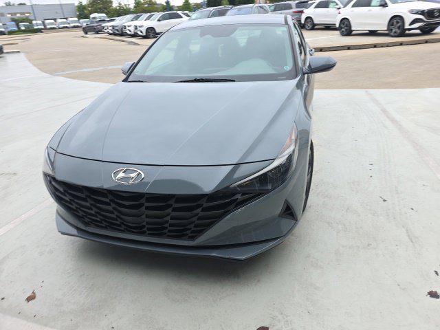 Used 2021 Hyundai Elantra SEL FWD image 3