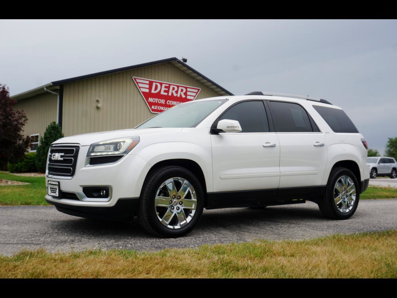 Used 2017 GMC Acadia Limited SLT FWD image 1
