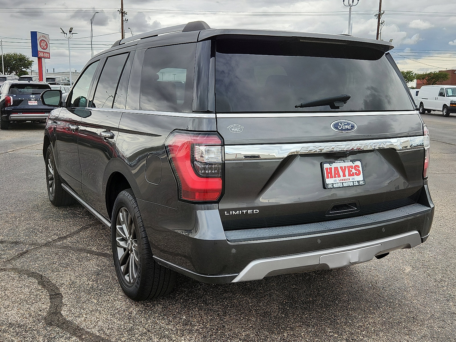 Used 2021 Ford Expedition Limited image 3