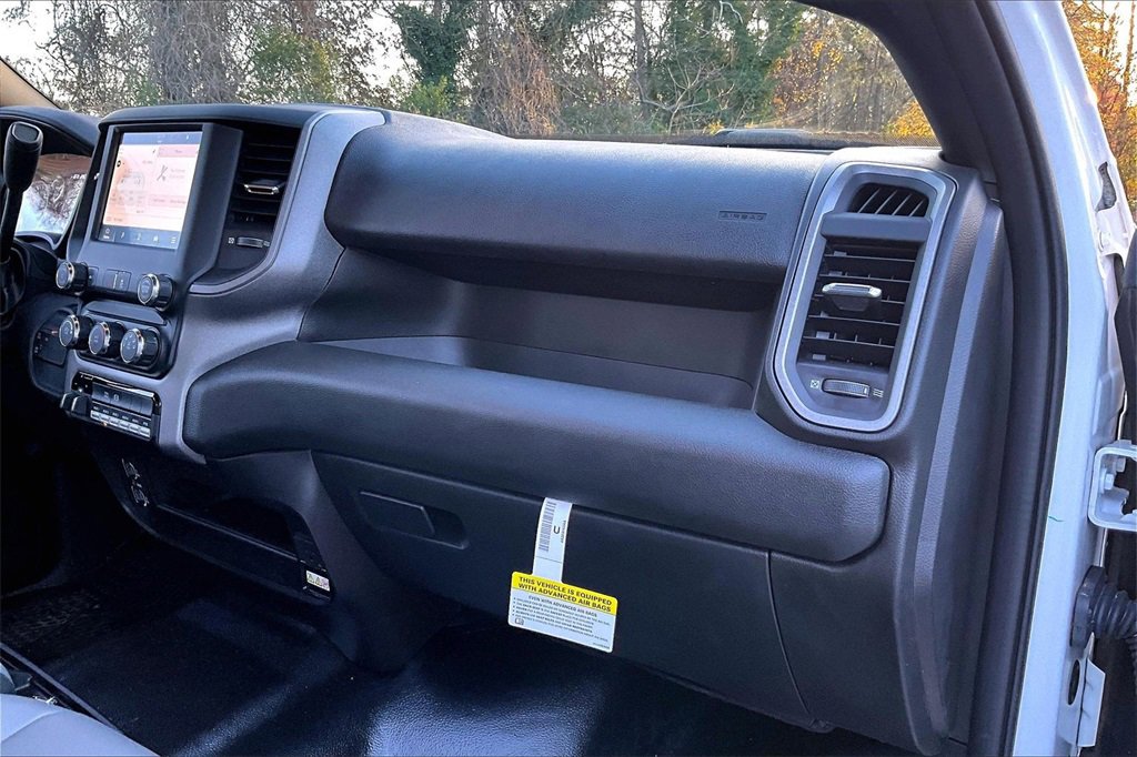 Used 2024 RAM 5500 Tradesman w/ Chrome Appearance Group image 21