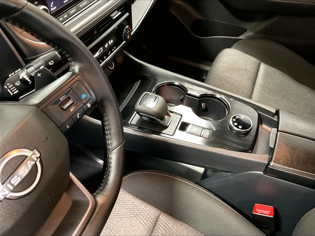 Certified 2026 Nissan Rogue SV AWD/4WD image 20