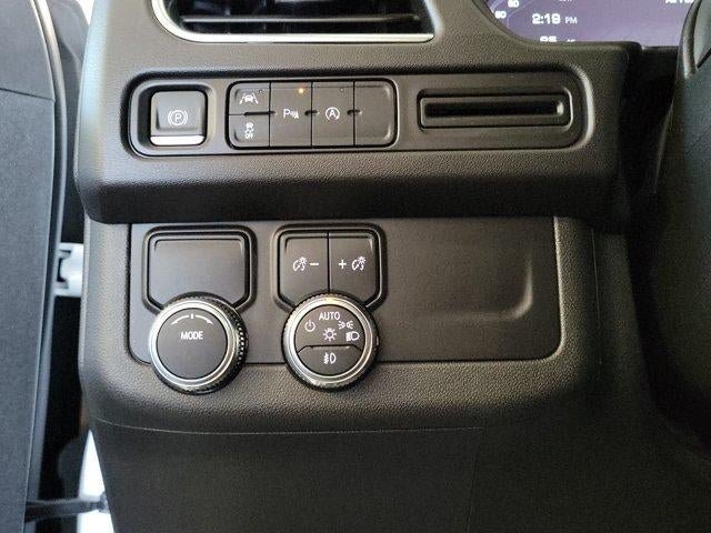Used 2024 GMC Yukon SLT RWD image 18