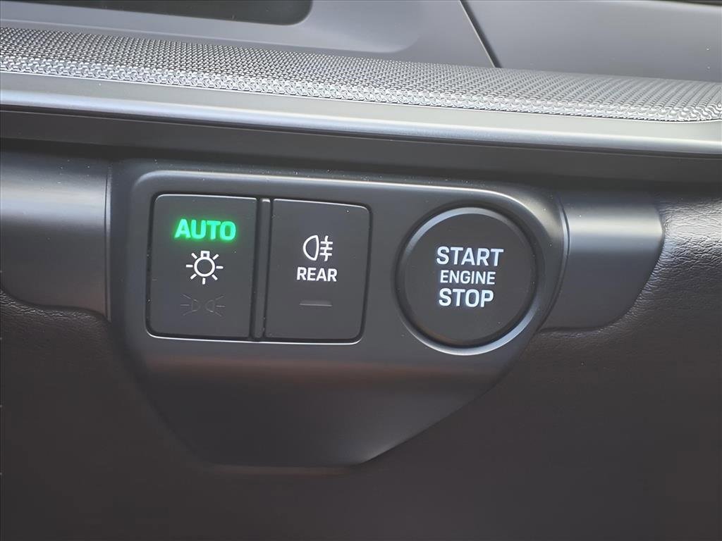 Used 2025 Porsche 911 Carrera image 22