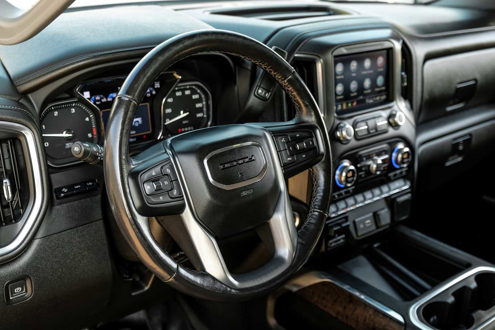 Used 2022 GMC Sierra 3500 Denali w/ Denali Ultimate Package AWD/4WD image 18