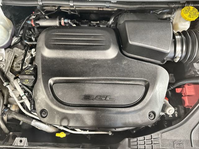 Used 2024 Chrysler Pacifica Touring-L FWD image 30