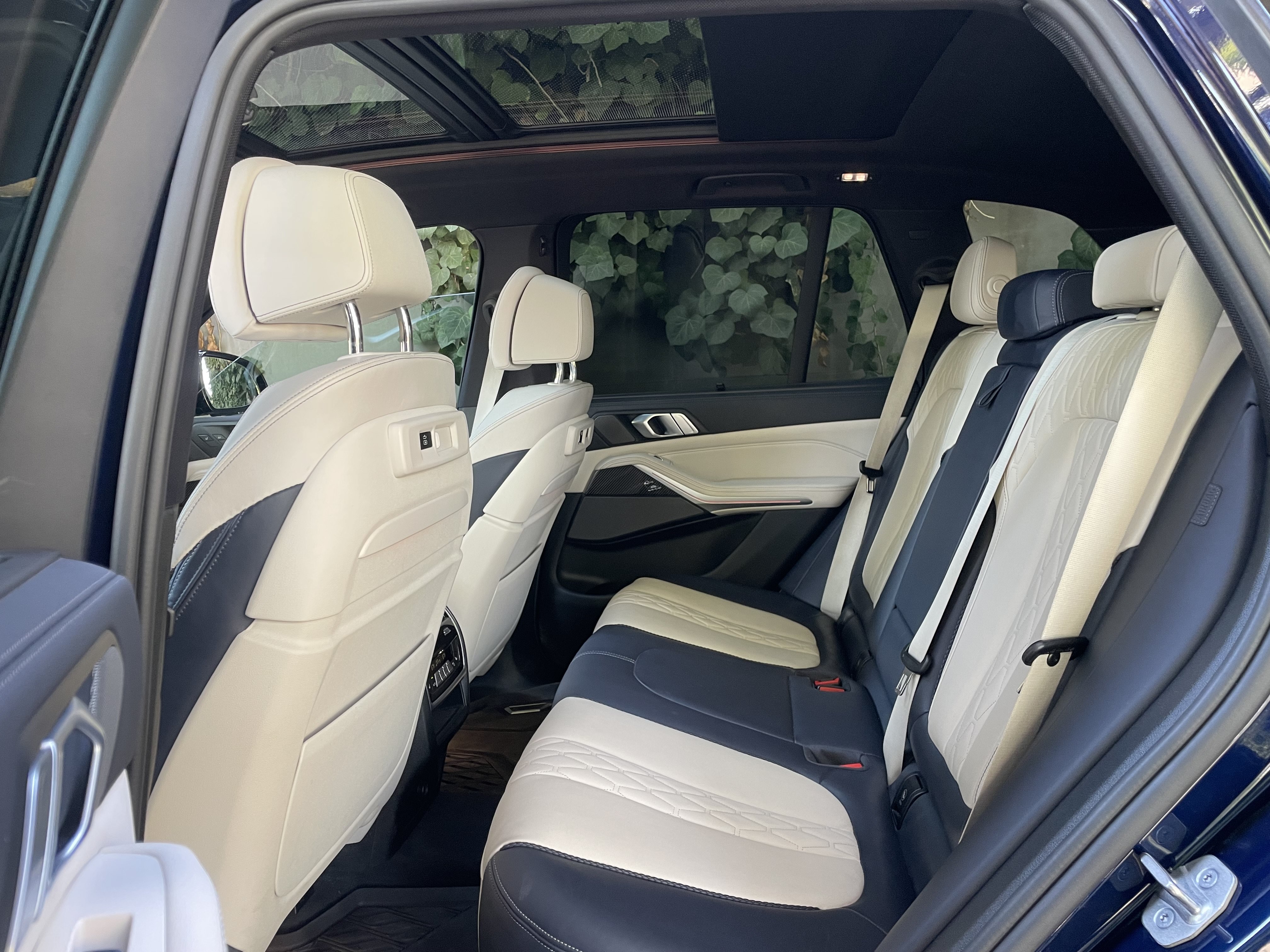 Used 2021 BMW X5 M50i w/ Executive Package AWD/4WD image 10