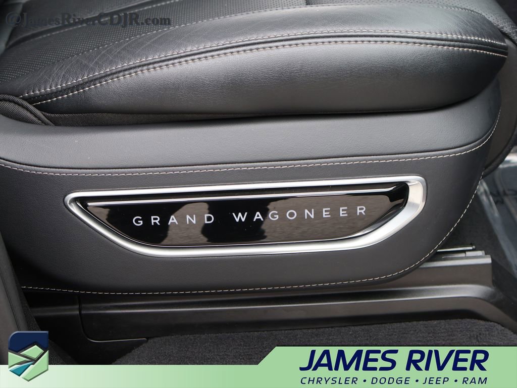 Used 2024 Jeep Grand Wagoneer L 4WD image 10