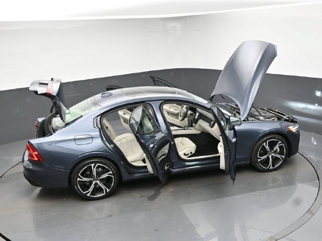 Used 2024 Volvo S60 B5 Plus w/ Climate Package FWD image 47