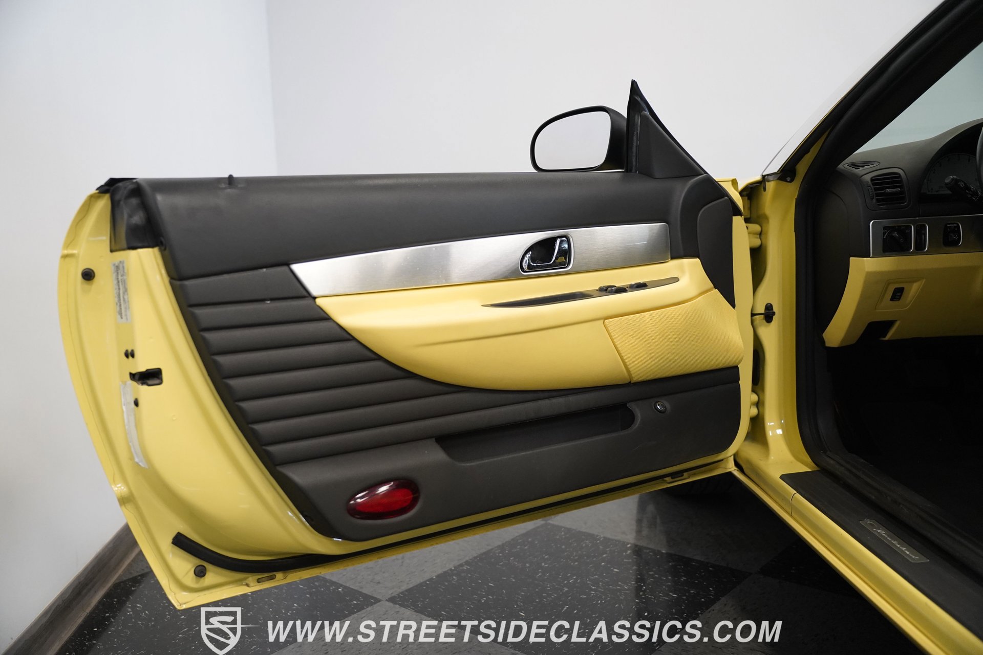 Used 2002 Ford Thunderbird image 36