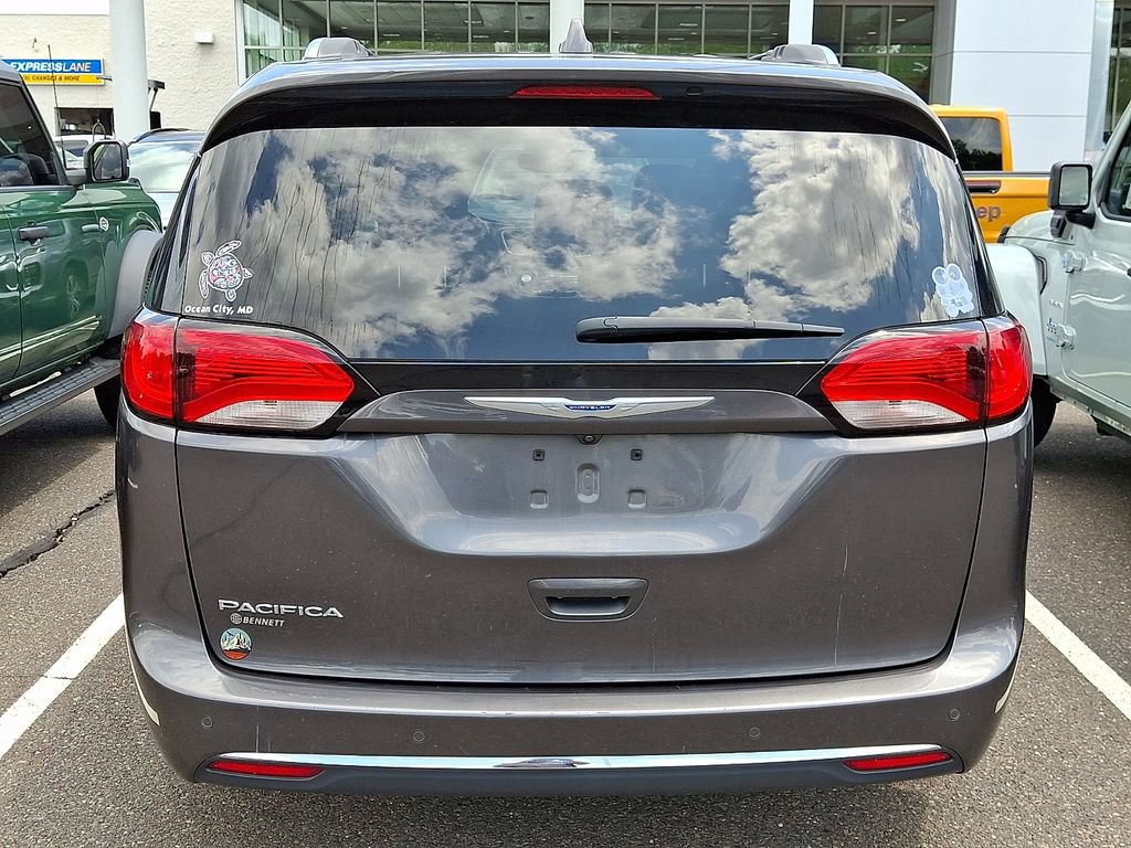 Used 2019 Chrysler Pacifica Touring-L FWD image 6