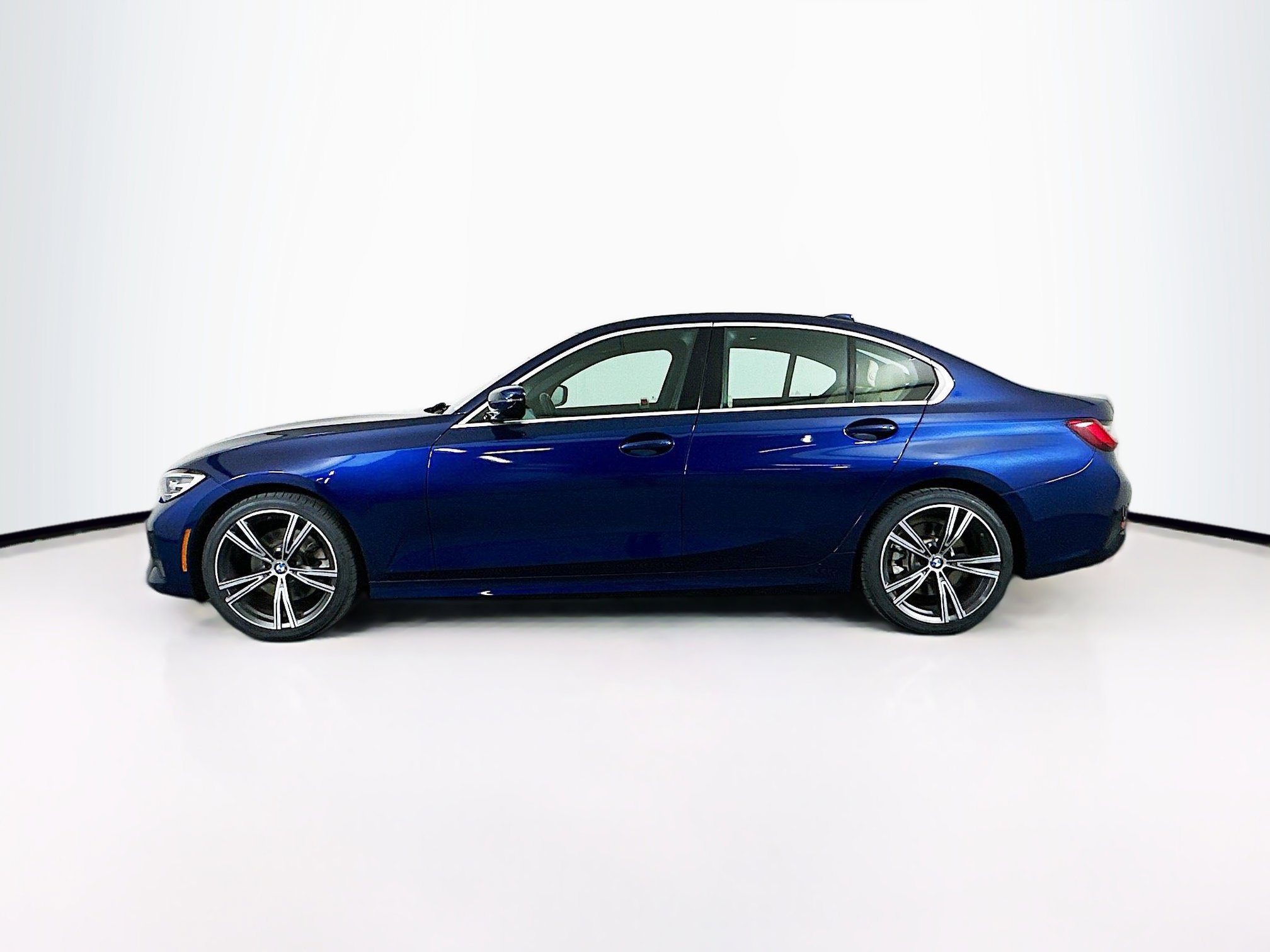 Used 2020 BMW 330i Sedan image 4
