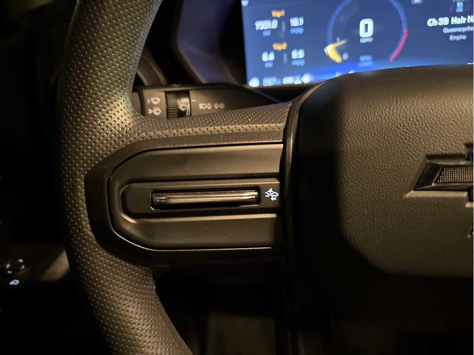 Used 2024 Chevrolet Colorado Trail Boss image 17