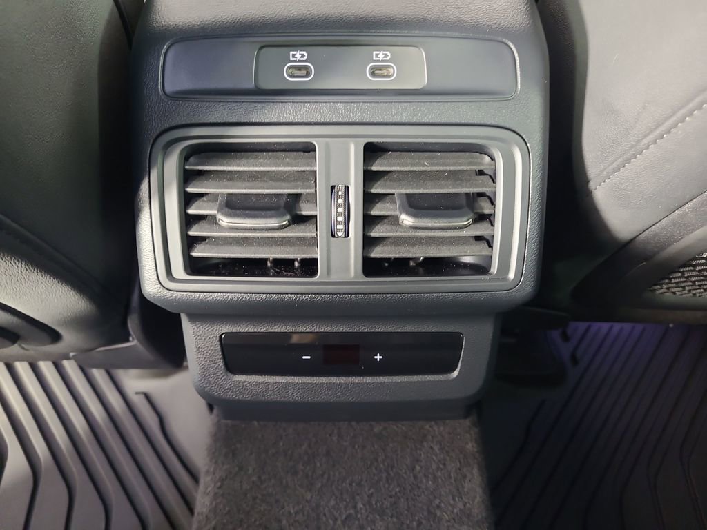 Used 2025 Audi Q5 Premium image 16