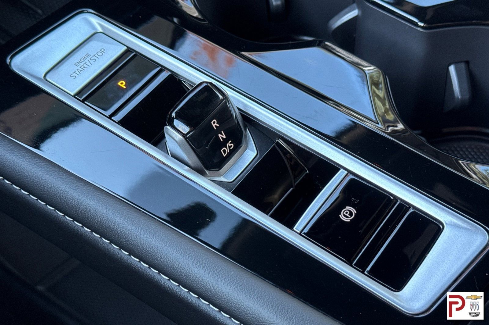 Used 2025 Volkswagen Atlas Cross Sport SE image 25