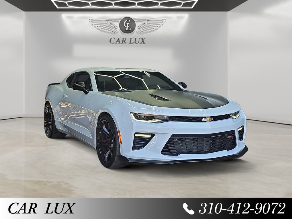 Used 2018 Chevrolet Camaro SS RWD image 7