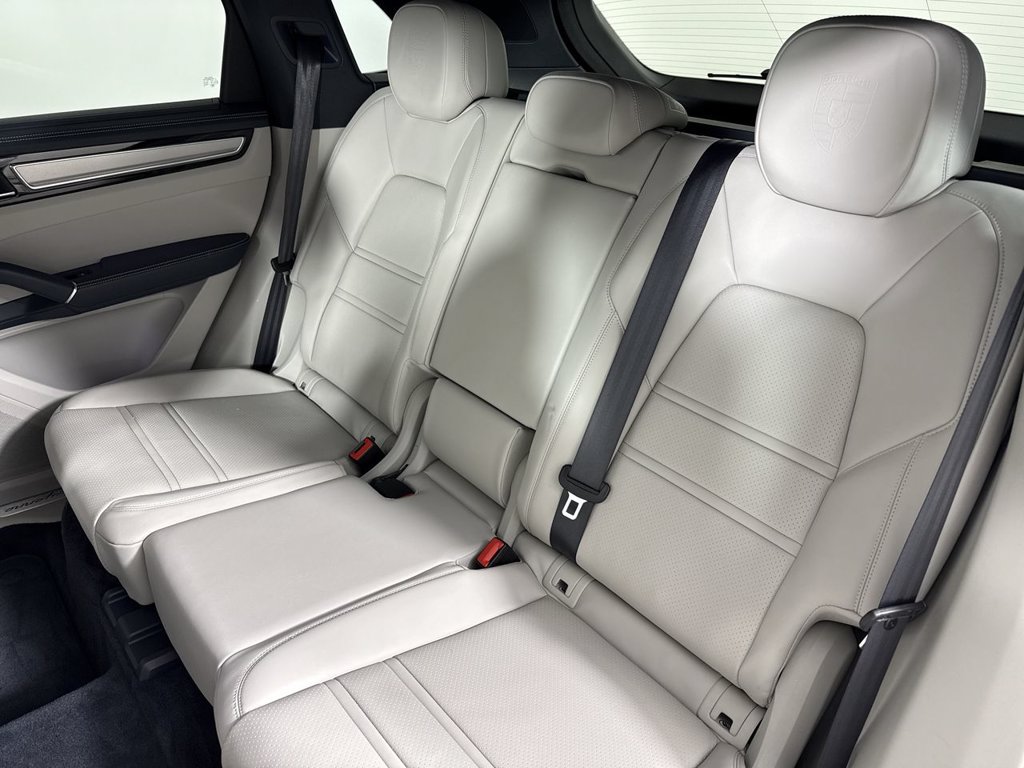 Certified 2023 Porsche Cayenne S Platinum AWD/4WD image 21