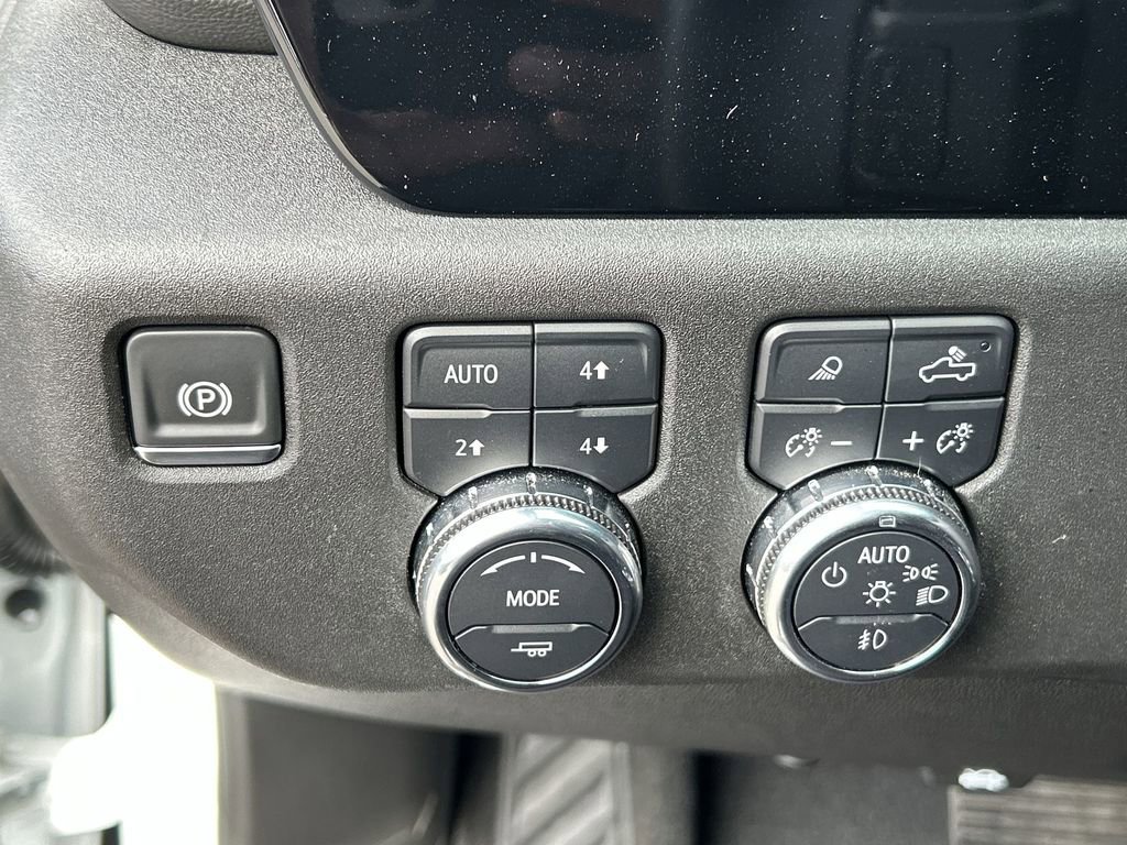 Used 2025 GMC Sierra 1500 Elevation image 18