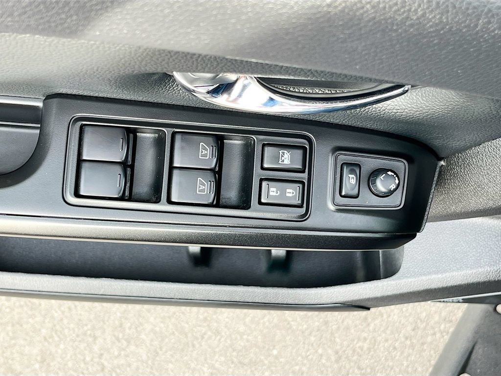 Used 2024 Nissan Titan PRO-4X w/ Pro-4x Convenience Package AWD/4WD image 18