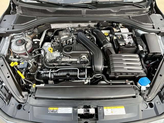 Used 2025 Volkswagen Jetta Sport FWD image 30