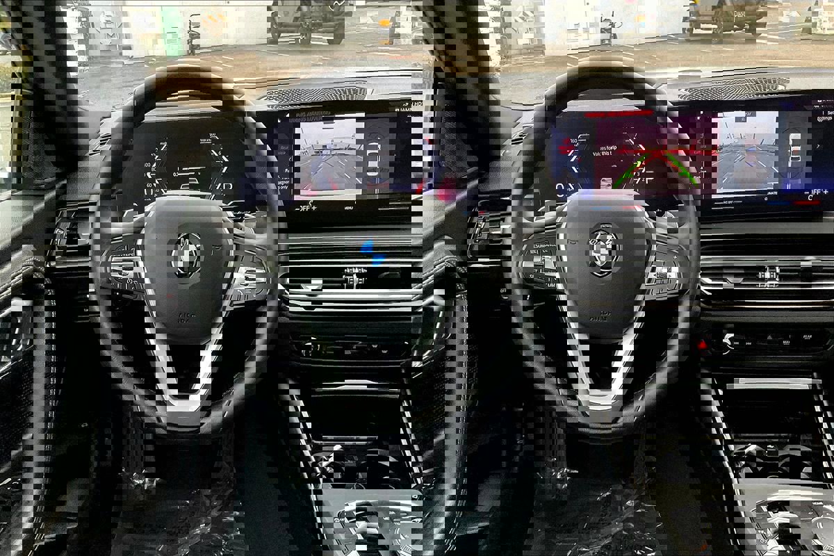 Used 2023 BMW 230i Coupe w/ Convenience Package image 7