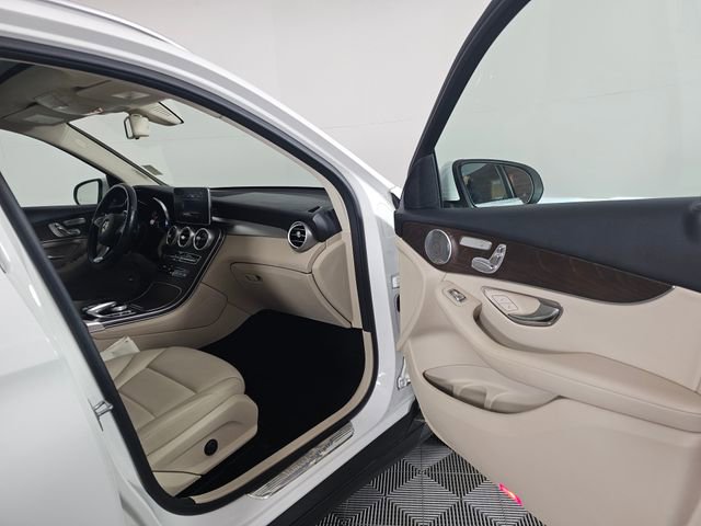 Used 2019 Mercedes-Benz GLC 300 4MATIC image 14