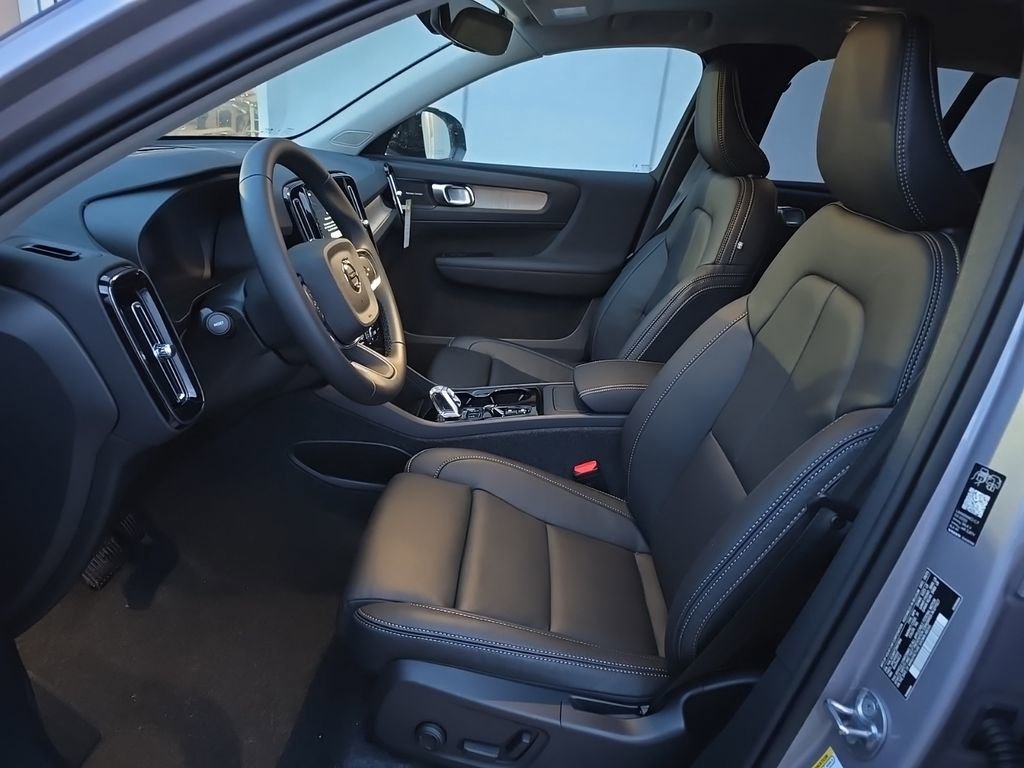 New 2026 Volvo XC40 B5 Ultra w/ Climate Package AWD/4WD image 7