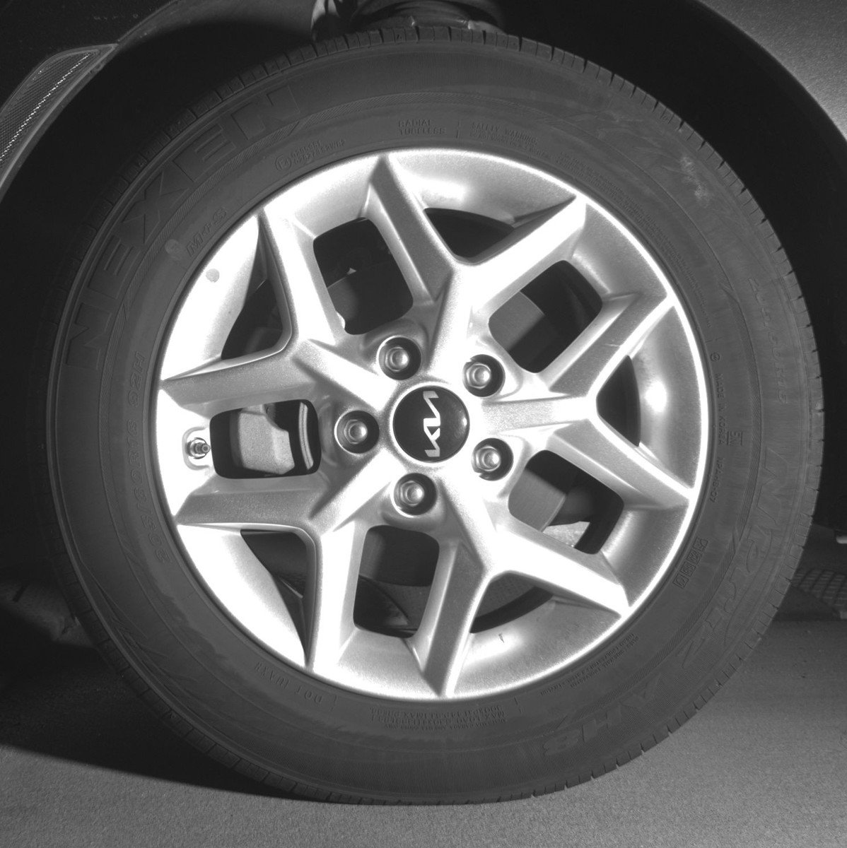 Used 2025 Kia Soul LX w/ LX Technology Package FWD image 12