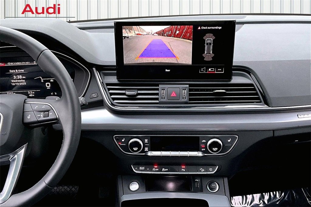 Used 2025 Audi Q5 2.0T Premium w/ Convenience Plus Package image 9
