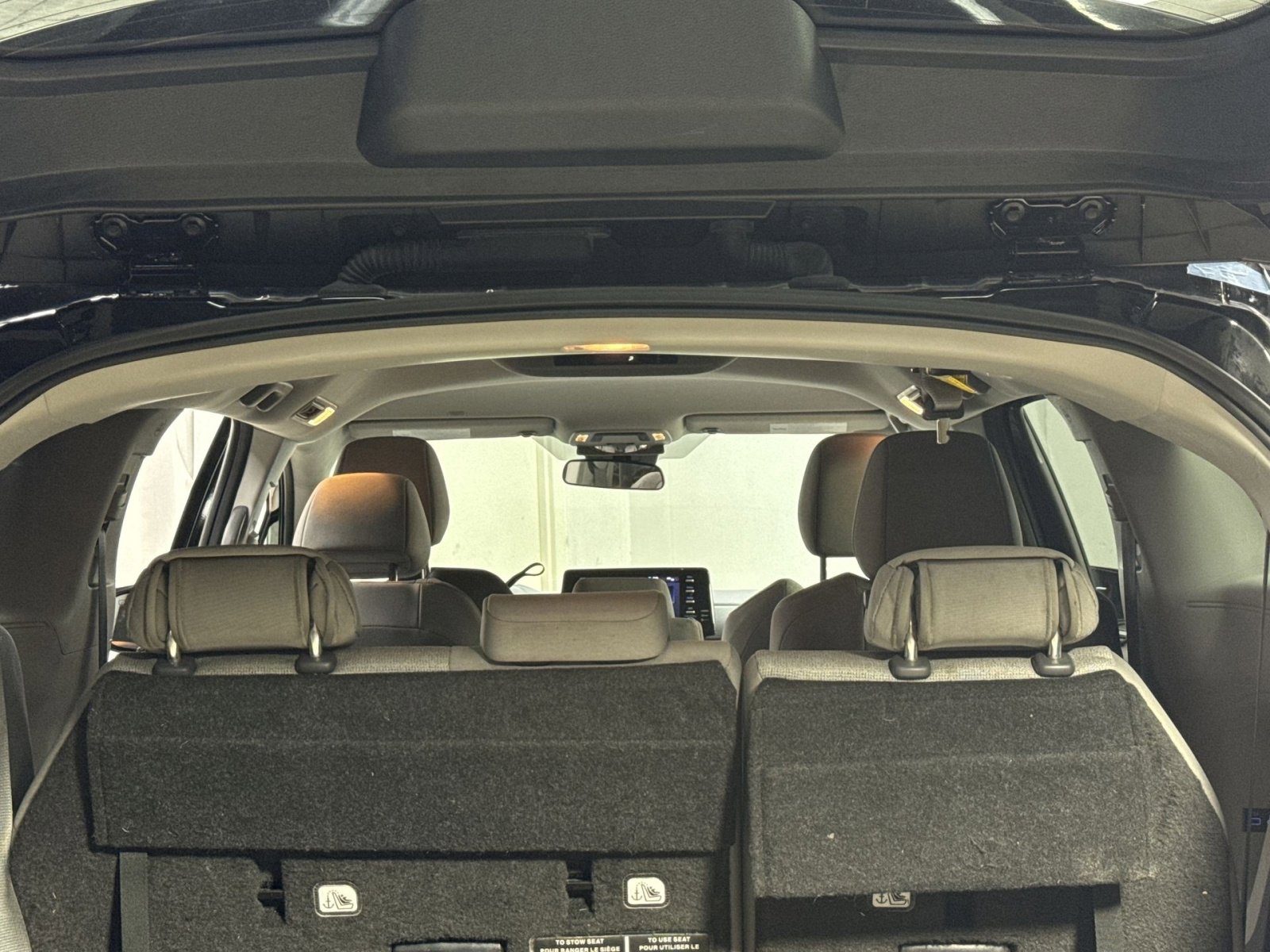 Used 2023 Toyota Sienna LE FWD image 38