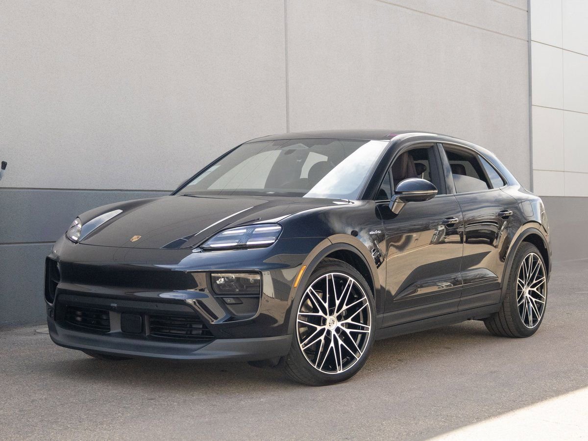 New 2025 Porsche Macan 4 Electric