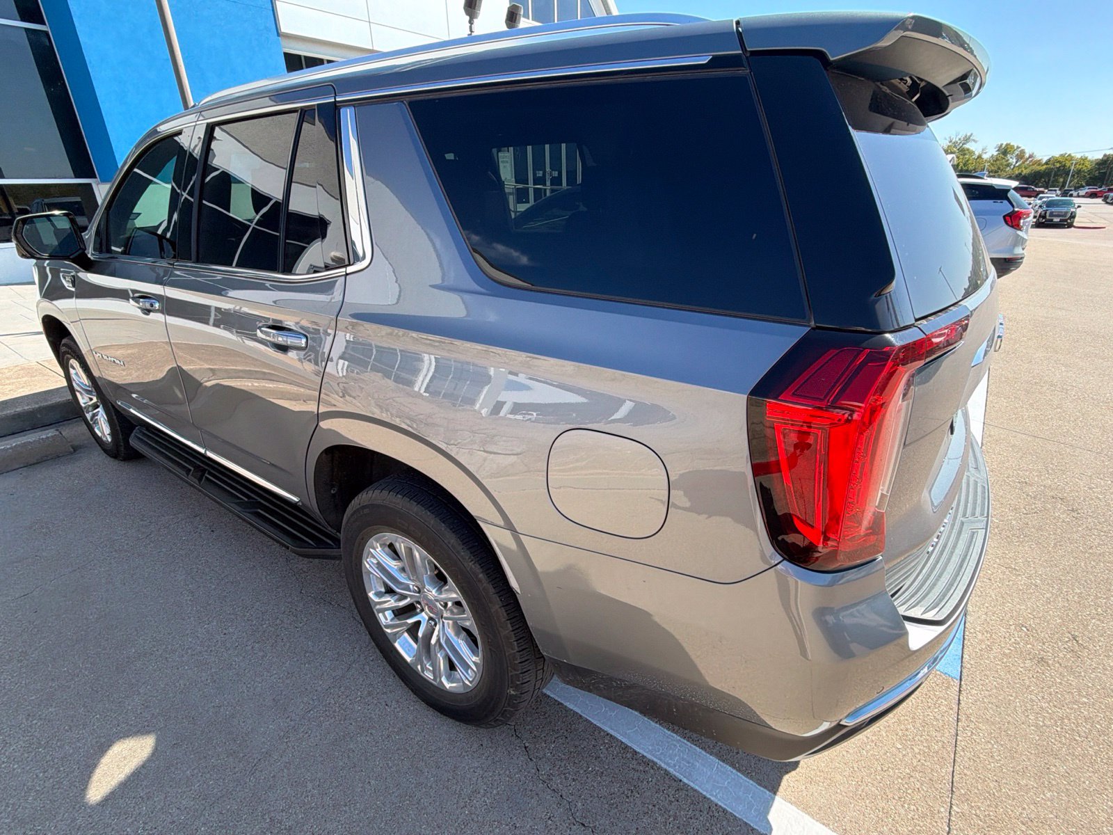 Used 2021 GMC Yukon SLT w/ SLT Luxury Plus Package RWD image 13