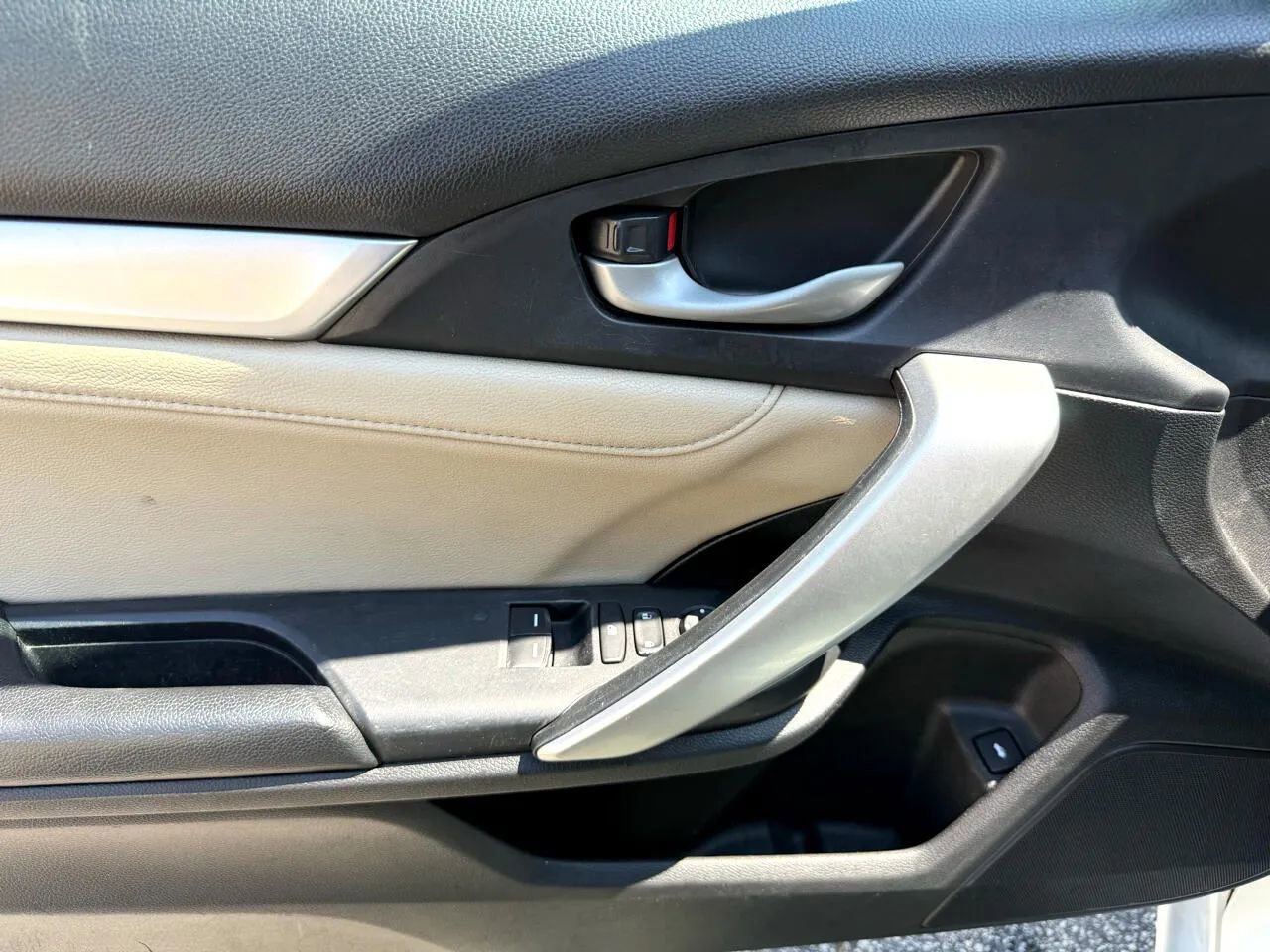 Used 2017 Honda Civic EX-L image 18