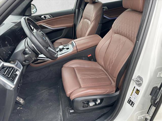 Used 2025 BMW X7 M60i image 12