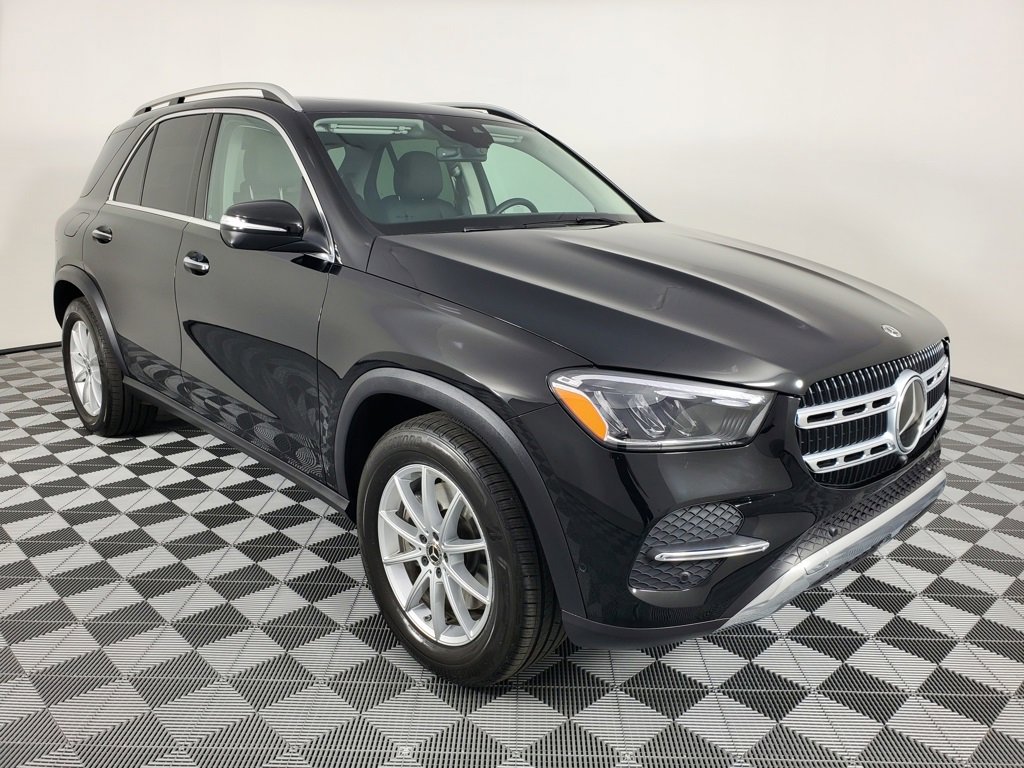 Used 2025 Mercedes-Benz GLE 450e 4MATIC image 3