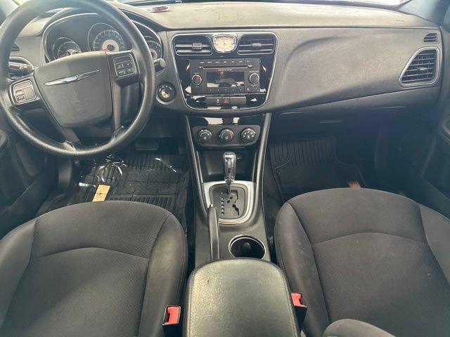 Used 2013 Chrysler 200 LX FWD image 2