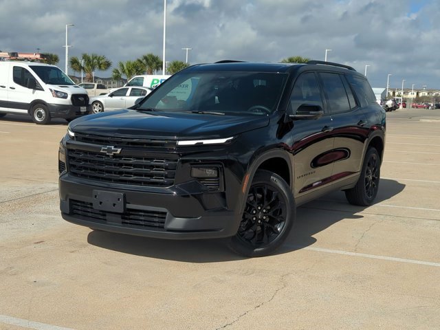 Used 2026 Chevrolet Traverse LT w/ Midnight/Sport Edition image 1