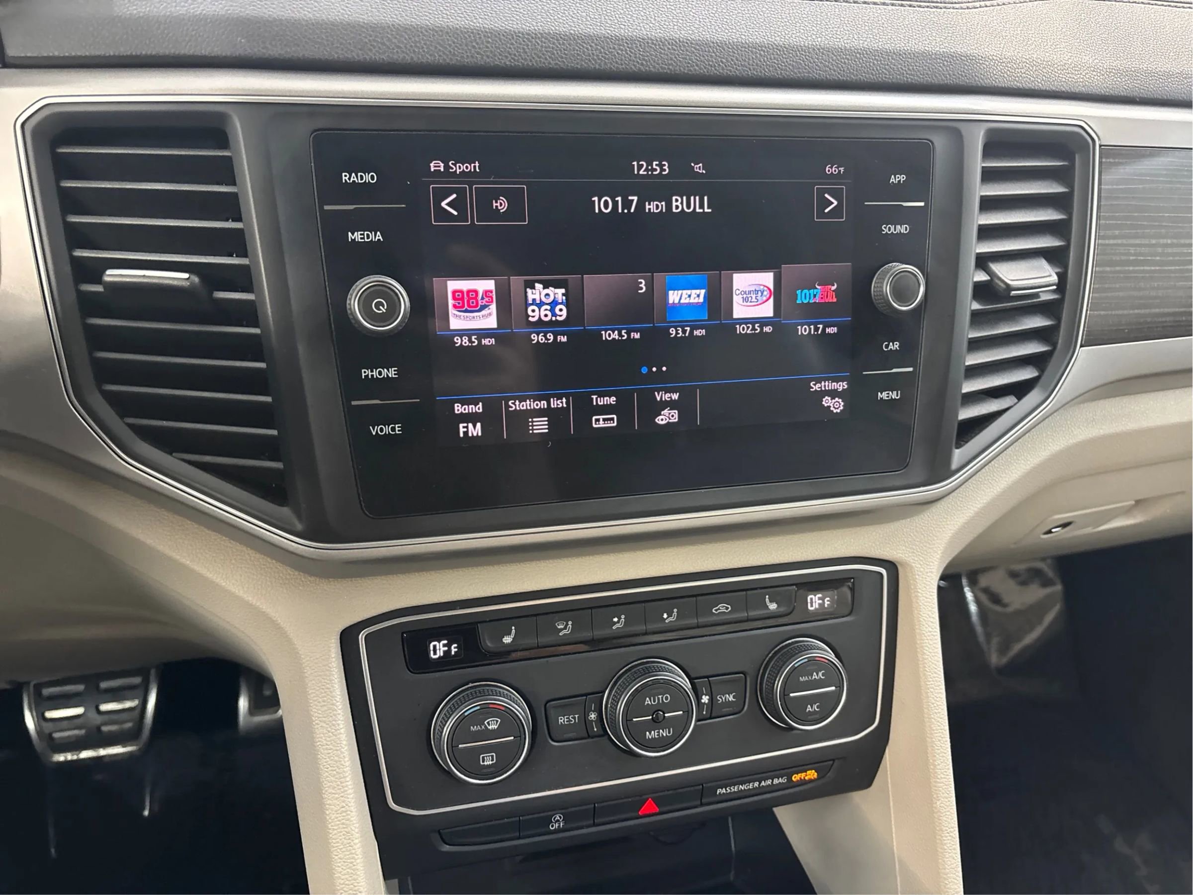 Used 2019 Volkswagen Atlas SE w/ Towing Package AWD/4WD image 19